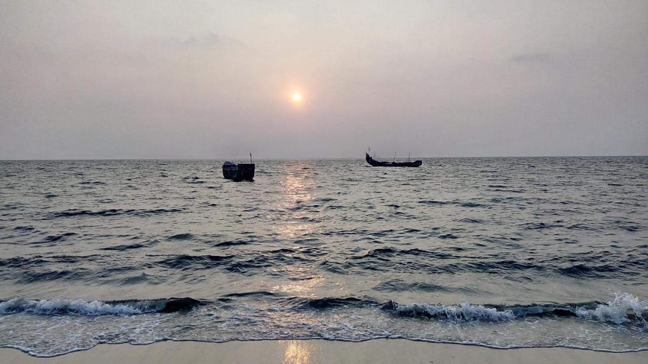 Sea Breeze Beach Home Alappuzha Exteriör bild