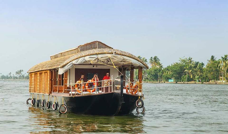 Sea Breeze Beach Home Alappuzha Exteriör bild