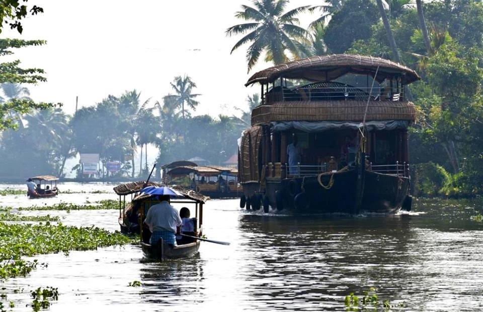 Sea Breeze Beach Home Alappuzha Exteriör bild