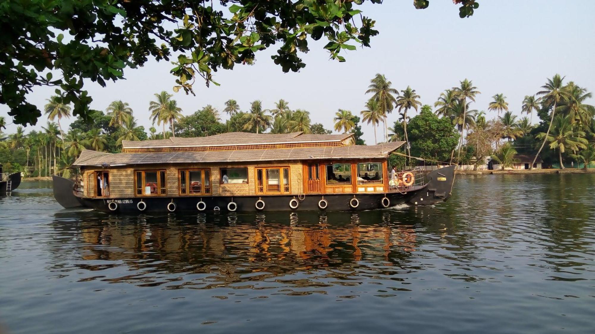 Sea Breeze Beach Home Alappuzha Exteriör bild